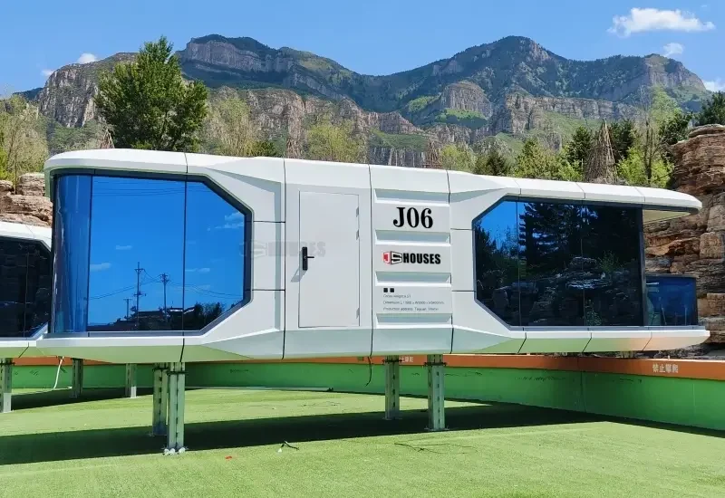 space-capsule-house-001